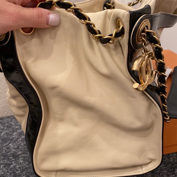 ❌SOLD❌ Auth. Chanel NWT Black & Beige CC Shoulder Bag - Picture 8 of 16